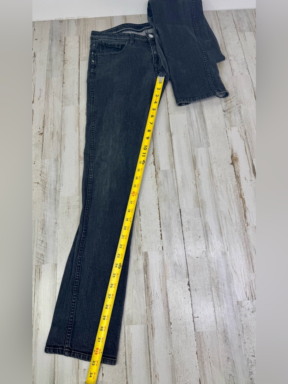 Volcom Women’s Black Jeans 32 (32x33) Slim Straight Fit - Picture 9 of 12